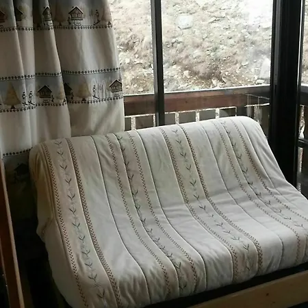 With One Bedroom In Val Thorens, With Wonderful Mountain Vie Apartament